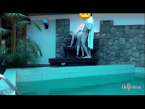 ❤️ Boss býður vinnukonu í sundlaugina, en gat ekki staðist heitt ️❌ Endaþarmsmyndband á is.sexflashgame.ru ️❤